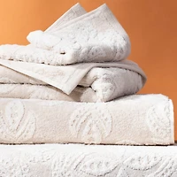 Dasati Towel Collection