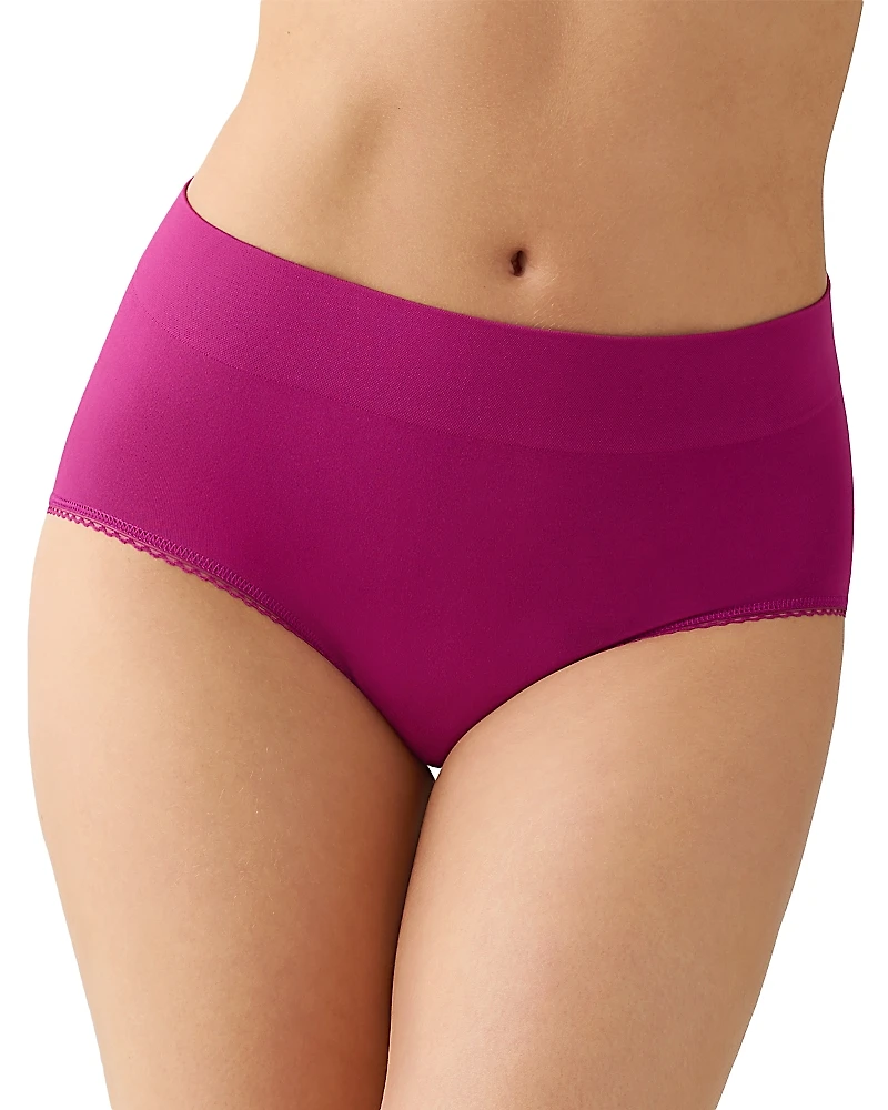 Wacoal Feeling Flexible Seamless Brief