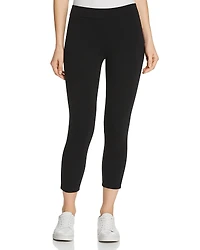 Hue Wide Waistband Blackout Capri Leggings