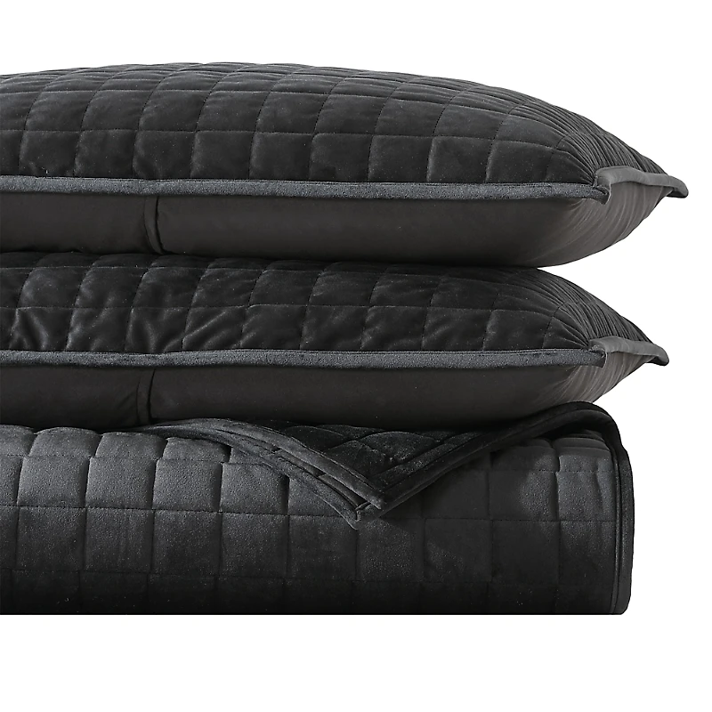 Vera Wang Diamond Velvet Black Quilt Set