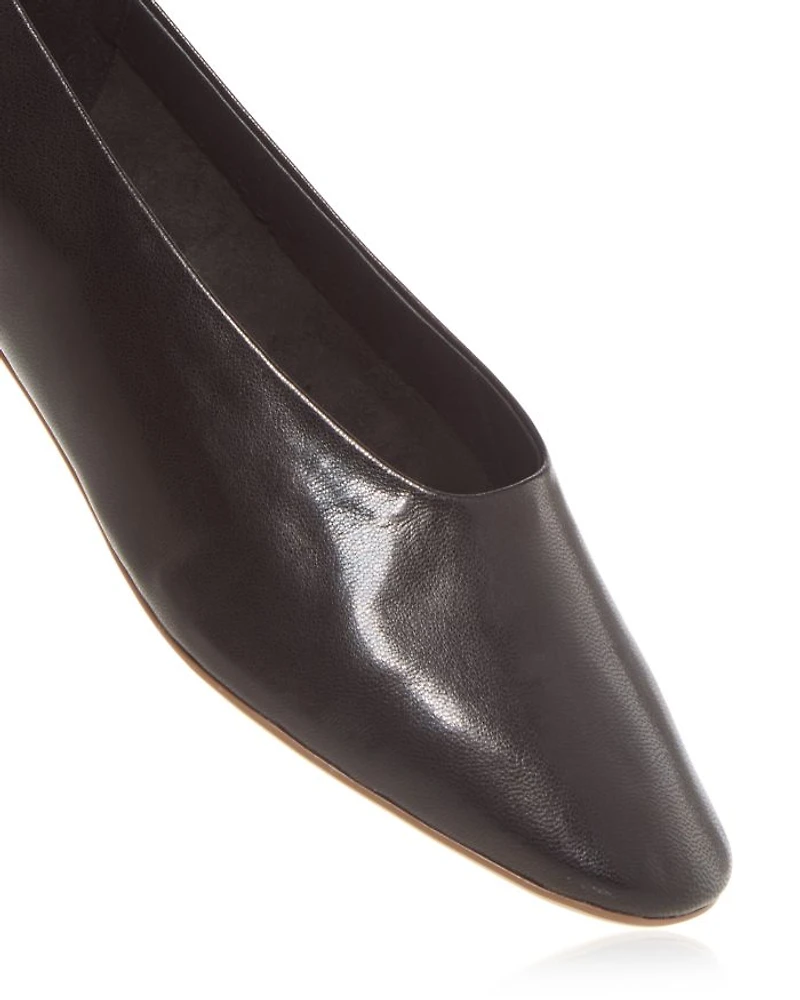Women's Trustee Round Toe Flats