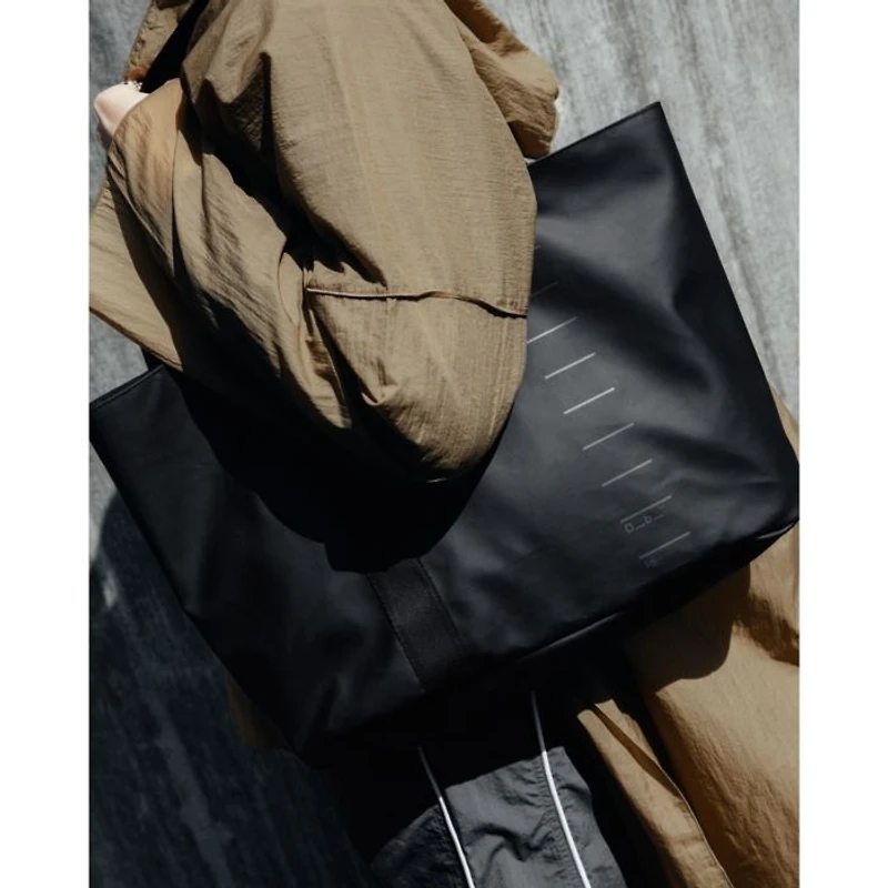 Essential Tote 16L