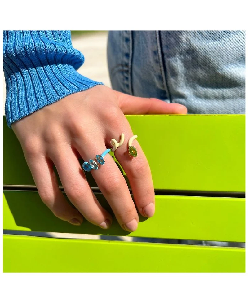 Panna Enamel Peridot Baby Vine Ring