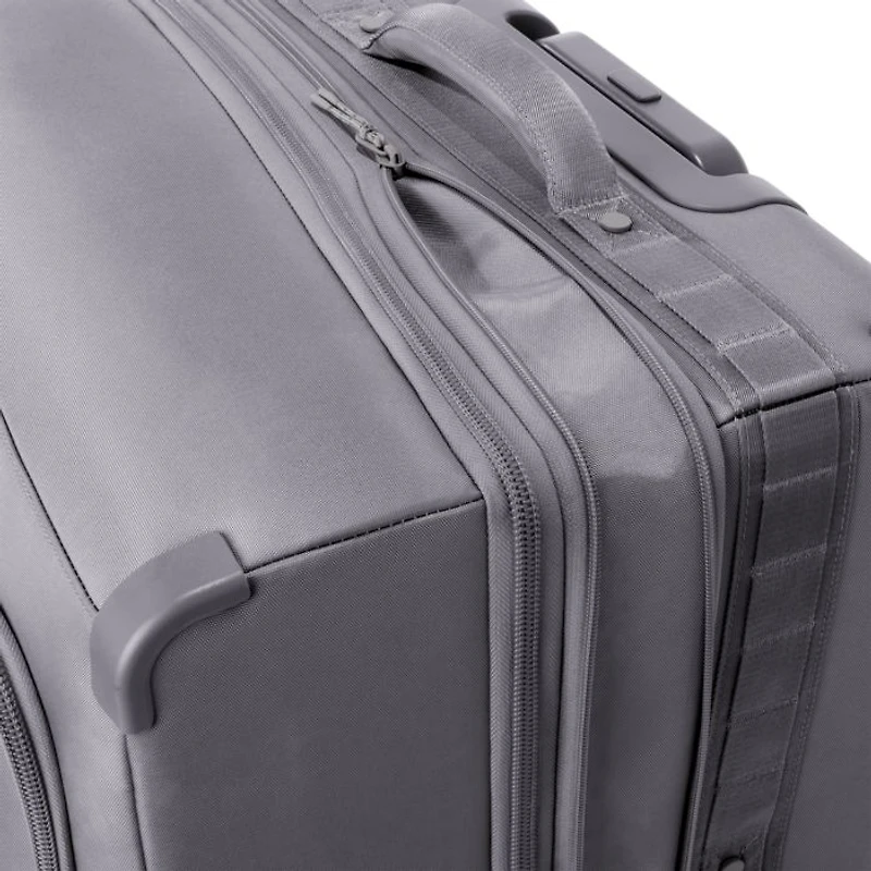 Sydney 28.5" Checked Rolling Suitcase