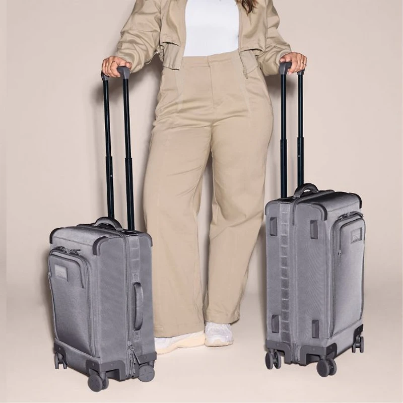 Seattle 20.5" Carry On Rolling Suitcase