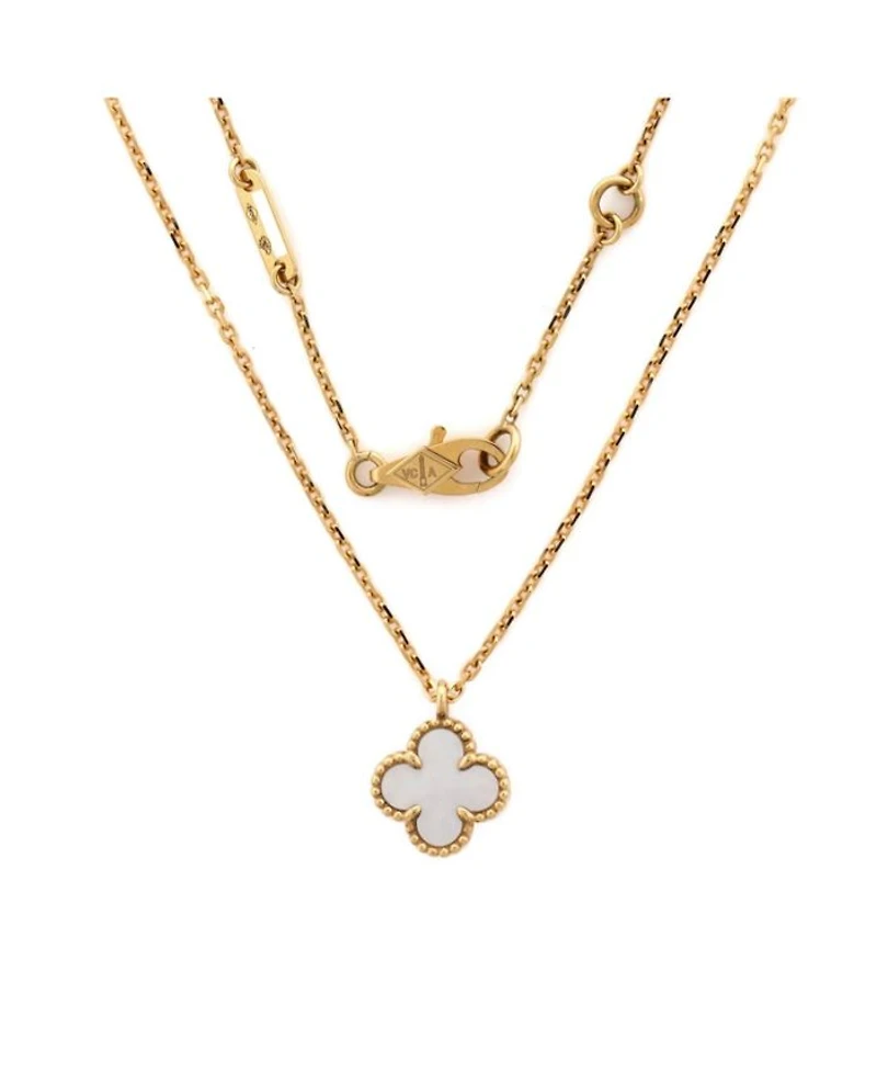 Sweet Alhambra Pendant Necklace 18K Gold and Mother of Pearl