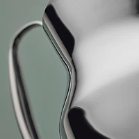 Dorotea Steel Carafe