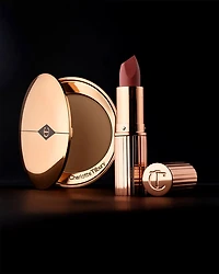 K.I.S.S.I.N.G Fallen from the Lipstick Tree