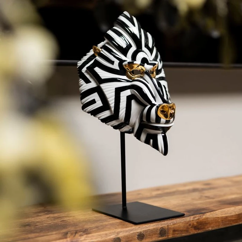 Mandrill Mask, Black-Gold
