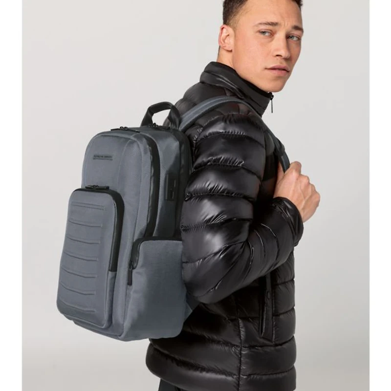 Roadster Pro M1 Backpack