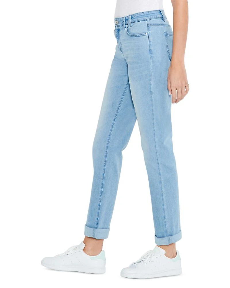 Mid Rise Girlfriend Jeans Breeze & Atlantic