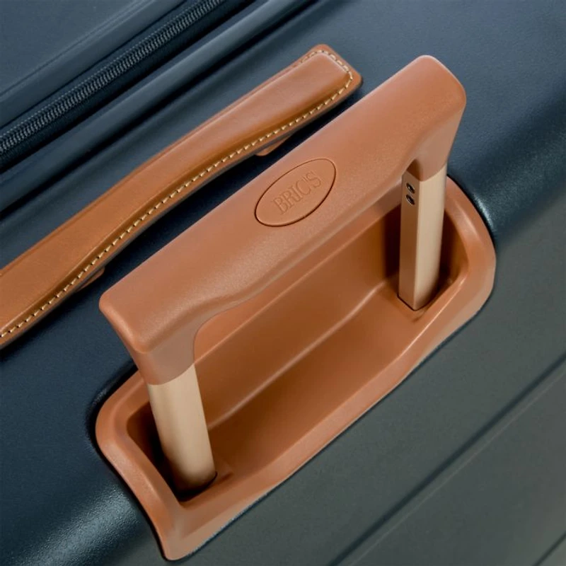 Bellagio 32" Spinner Suitcase