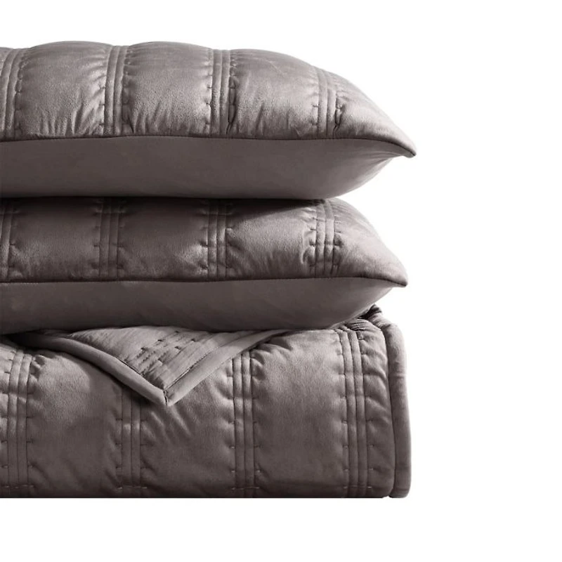 Velvet Linear Stitch 3 Piece Quilt Set