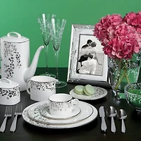 Gardner Street Platinum 5 Place Piece Setting