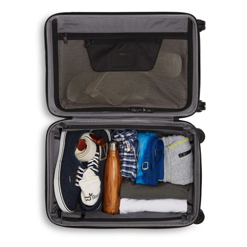 Alpha 3 International Expandable 4-Wheel Carry-On