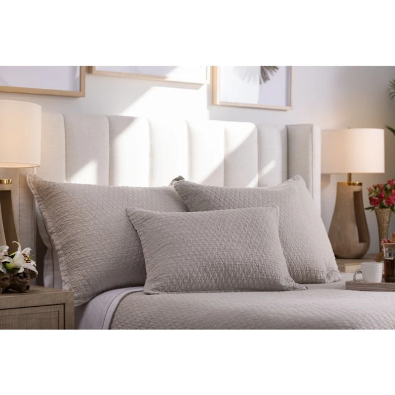 Dawn Diamond Quilted Coverlet, King