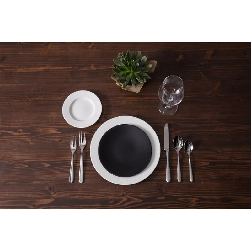 Amanda White Embossed Charger