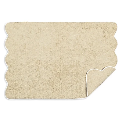 Matouk Cairo Scallop Quilted Mat