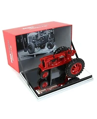 1/16 International Harvester Farmall Tractor 100th Anniversary Edition 14 - Ages 5-7