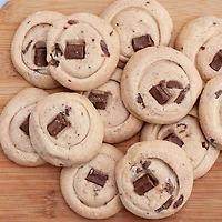 Classic and Chocolate Crunch Cookies, 2 Pack