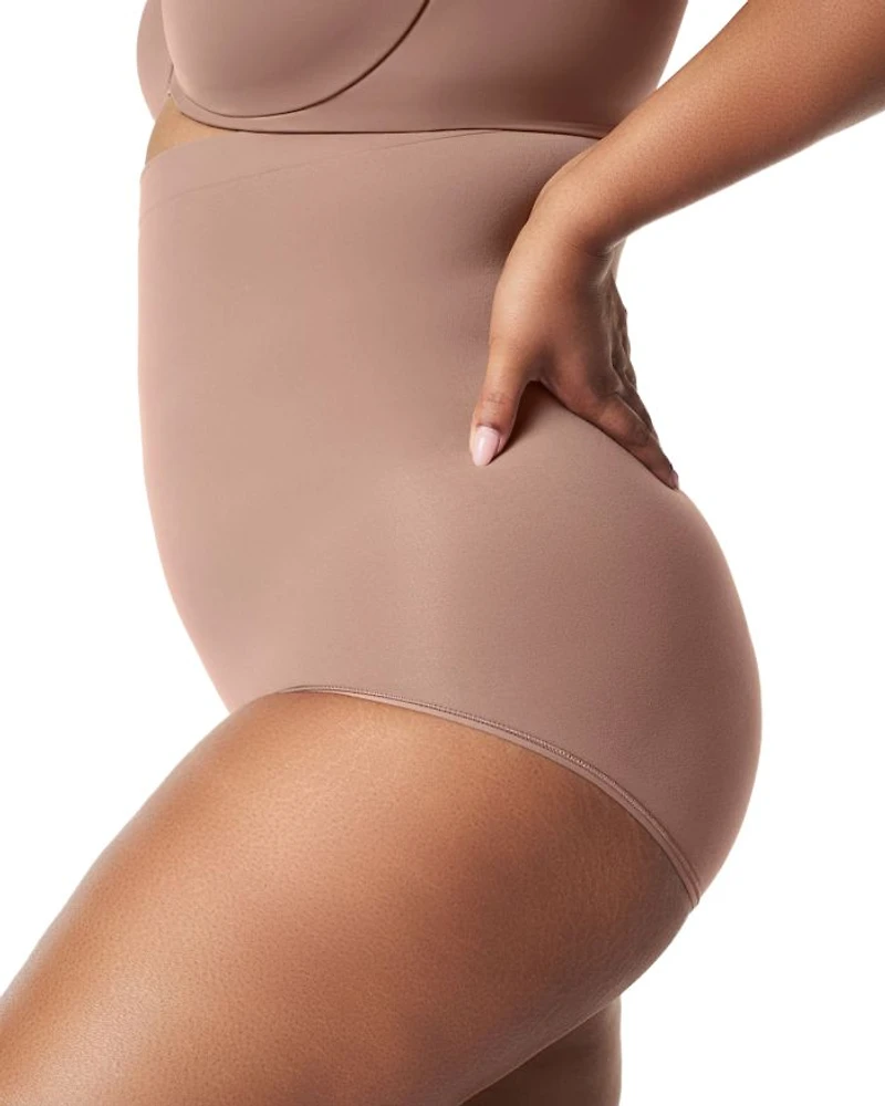 Everyday Seamless Shaping High-Waisted Brief
