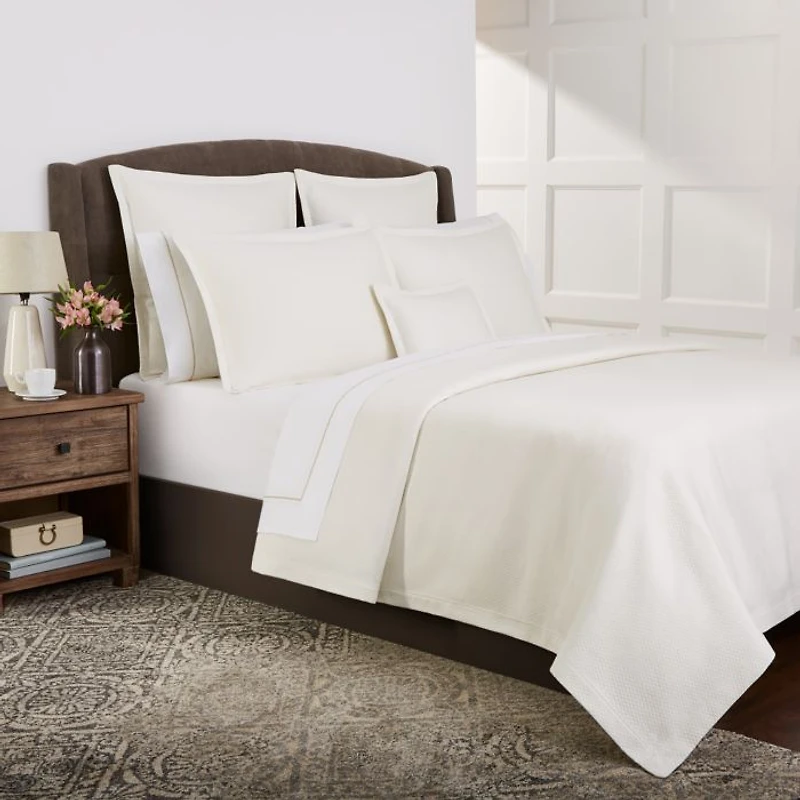 Perrio Coverlet, Twin
