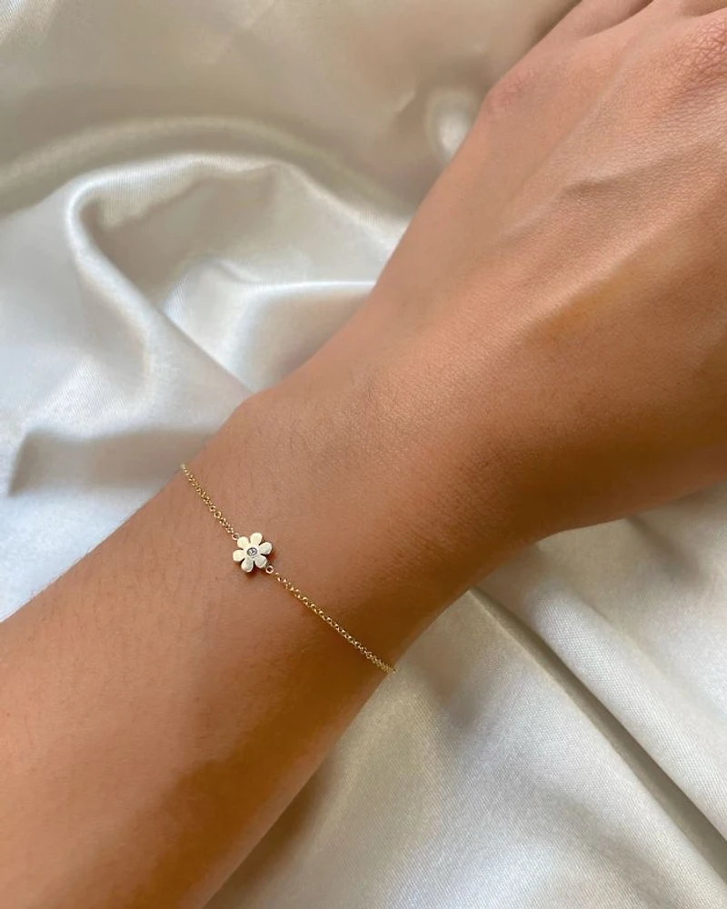 14K Yellow Gold Diamond Flower Chain Link Bracelet