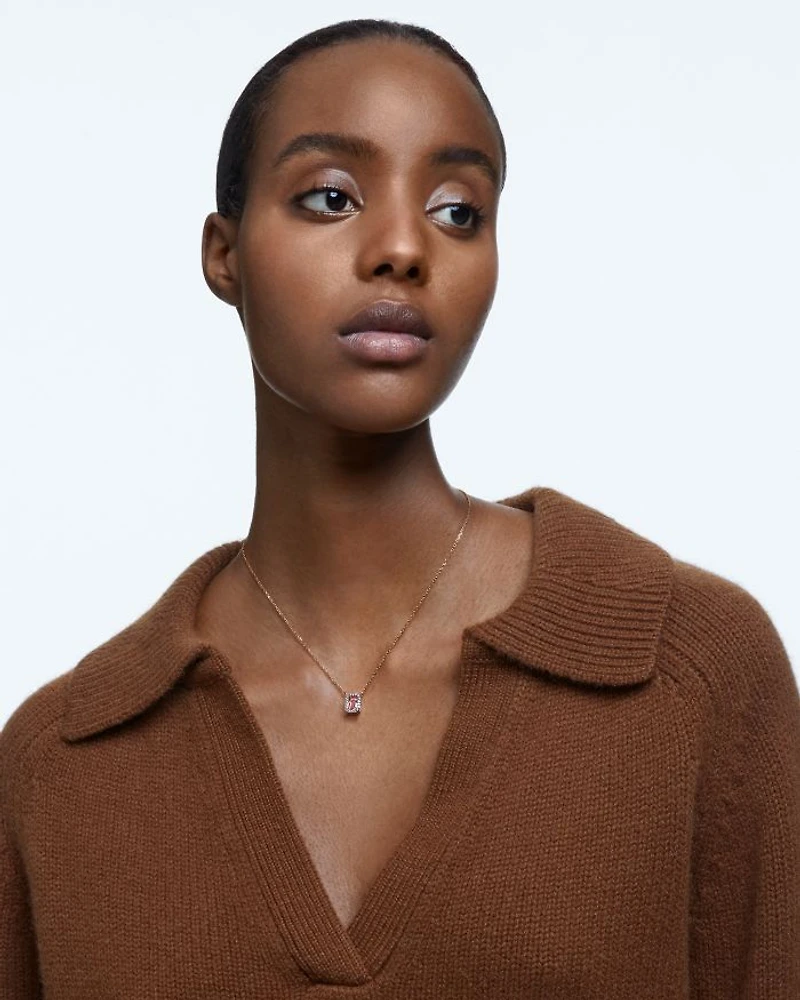 Una Pendant Necklace