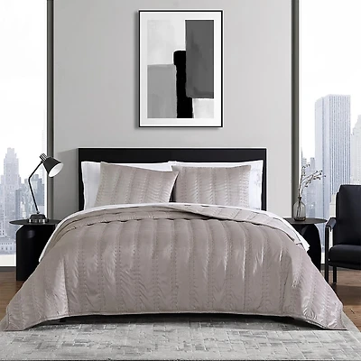 Vera Wang Velvet Linear Stitch 3 Piece Quilt Set