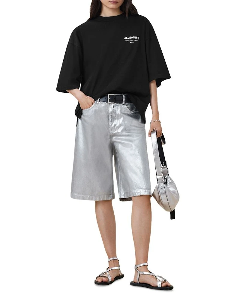 Under Amelie Tee