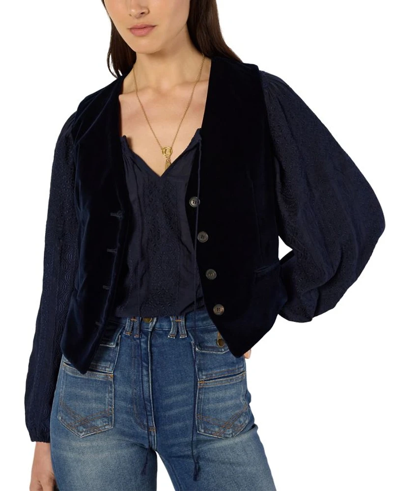 Nais Vest