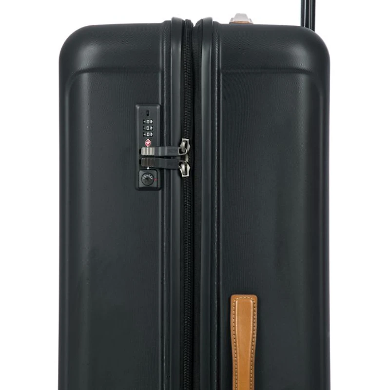 Capri 2.0 32" Expandable Spinner Suitcase