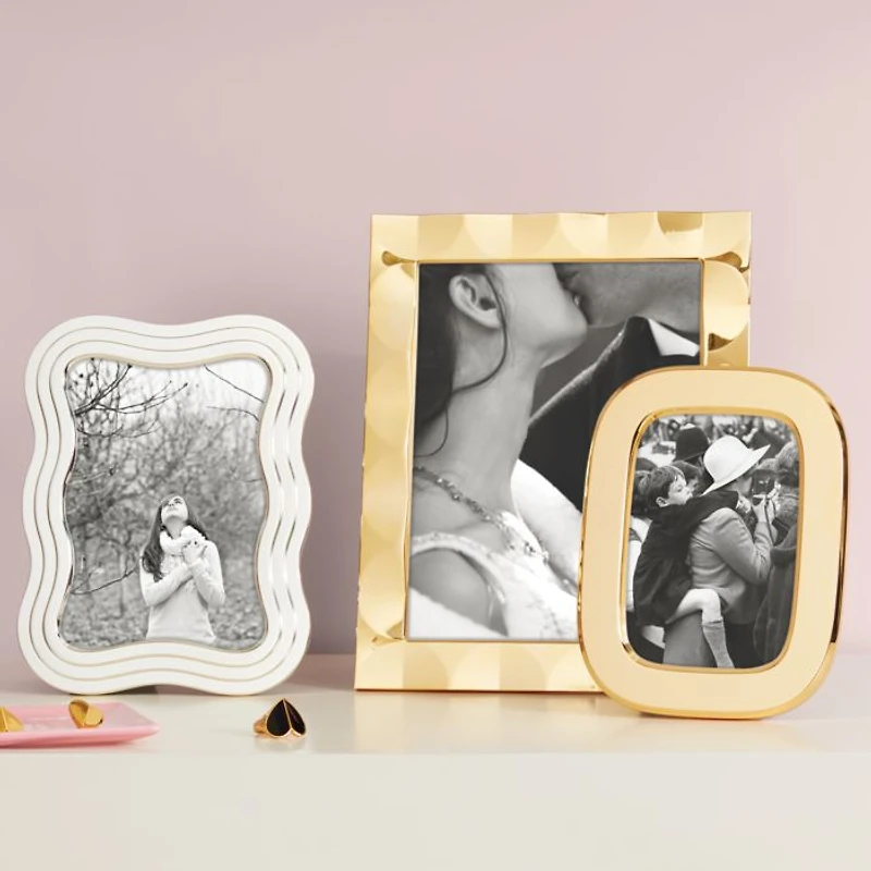 South Street Gold Oval Frame, 4" x 6"