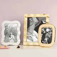 South Street Gold Oval Frame, 4" x 6"