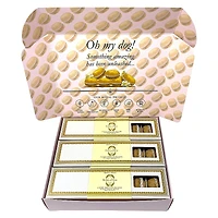 Bonne et Filou Vanilla Gift Pack of Dog Macarons, 18 Count