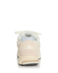Women's 2000R Low Top Sneakers