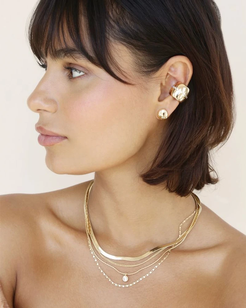 Center Crystal Line Single Chunky Ear Cuff