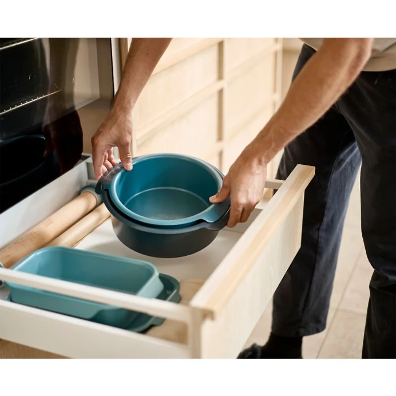 Nest Bake Non-Stick Round Cake Pan with Easy Pull Handles, Set of 2