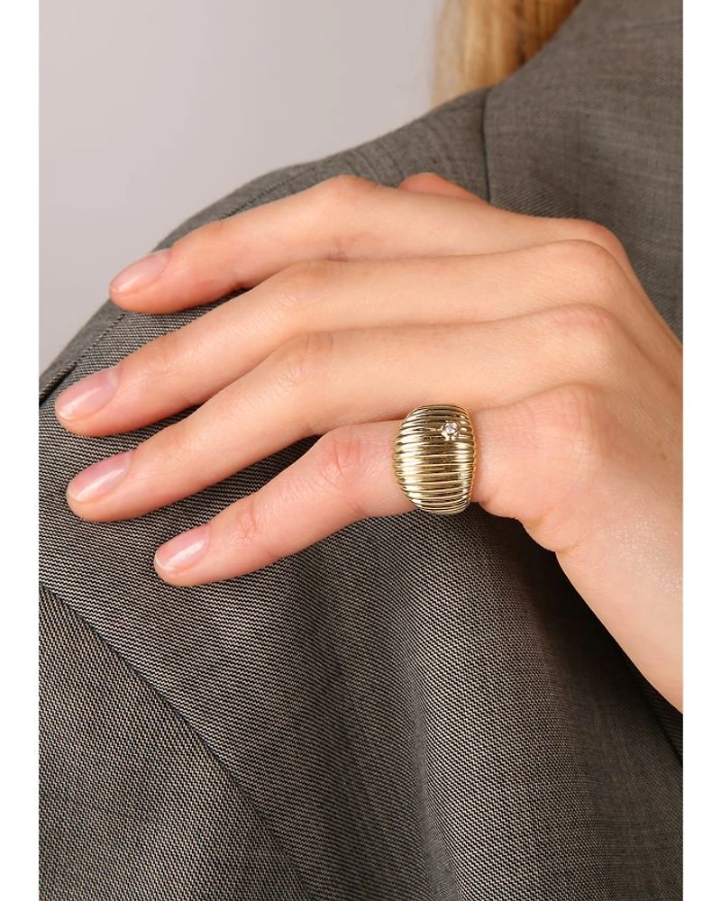 9K Yellow Gold Diamond Ribbed Ring, 0.04 tcw