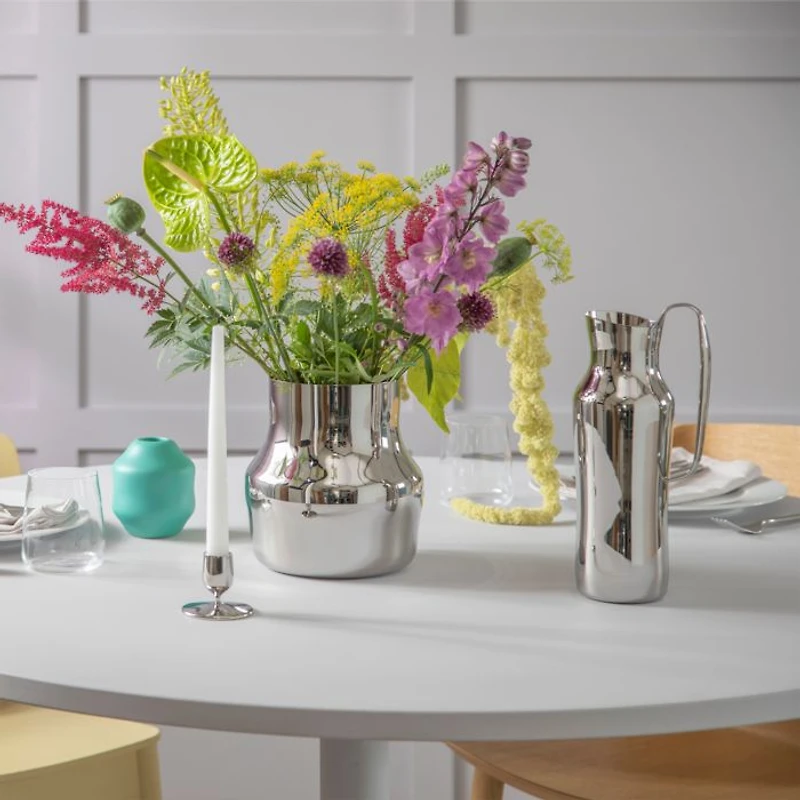 Dorotea Steel Carafe