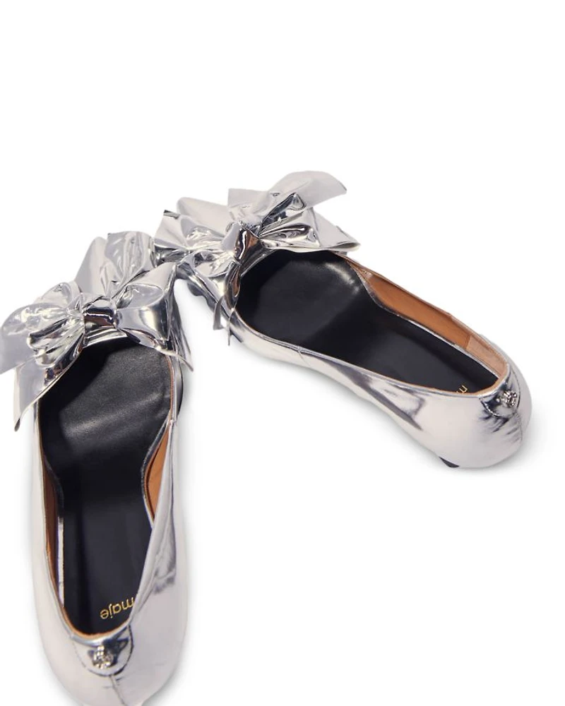 Women's Leather Pumps with Bow Detail
