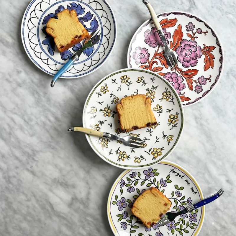 H. Daisy Chain 8" Salad Dessert Plate