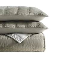 Velvet Linear Stitch 3 Piece Quilt Set