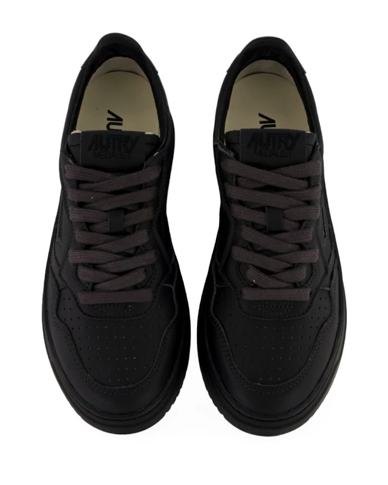 Men's Medalist Low Top Sneakers