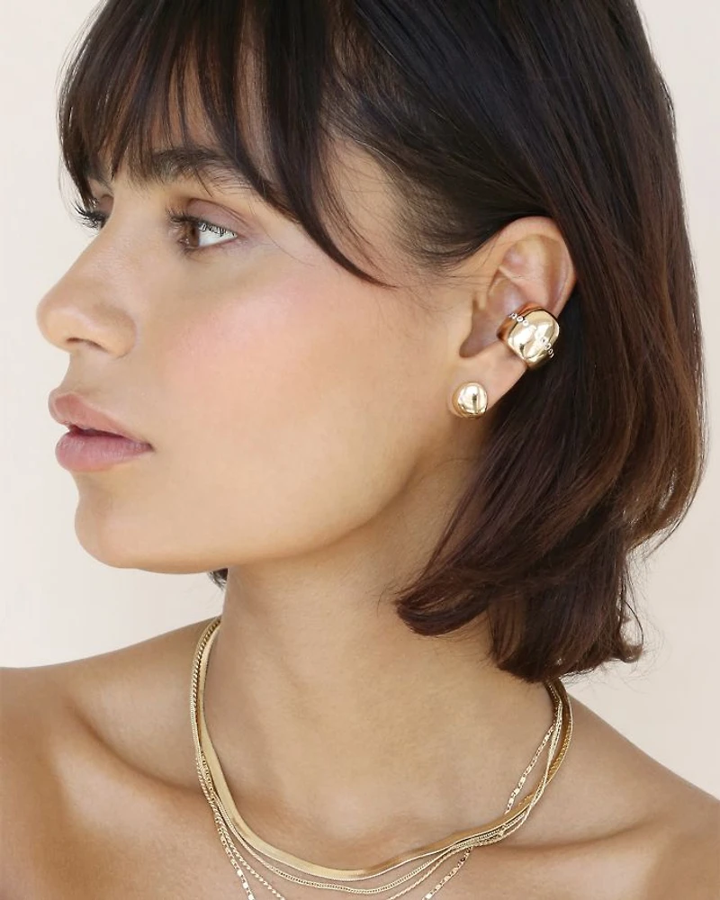 Center Crystal Line Single Chunky Ear Cuff