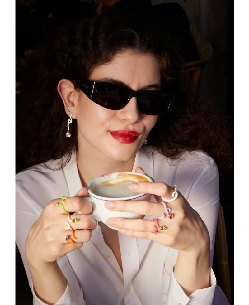 Panna Enamel Peridot Baby Vine Ring