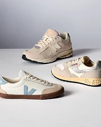 Women's 2000R Low Top Sneakers
