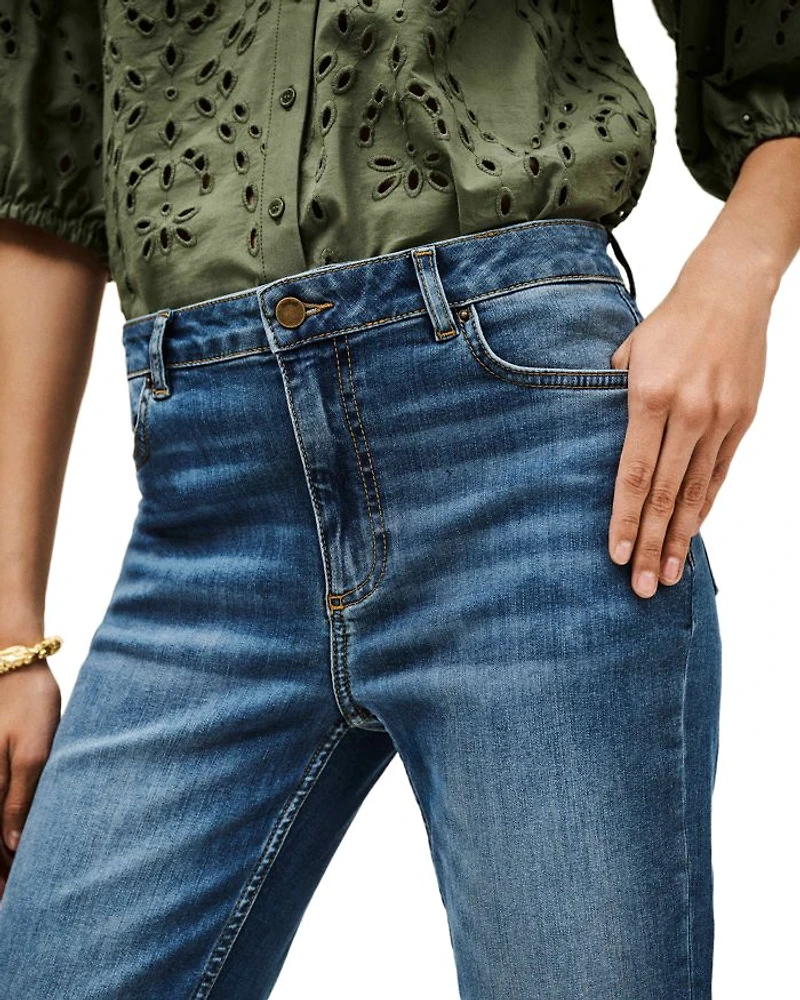 Aommie Low Rise Straight Jeans Blue