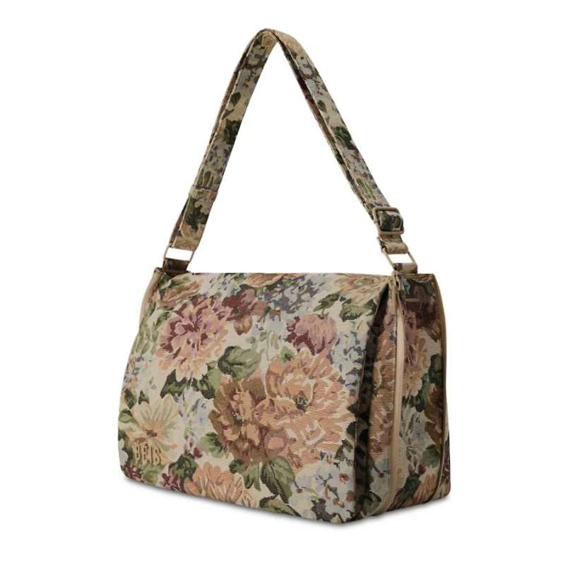 The Expandable Messenger Tote