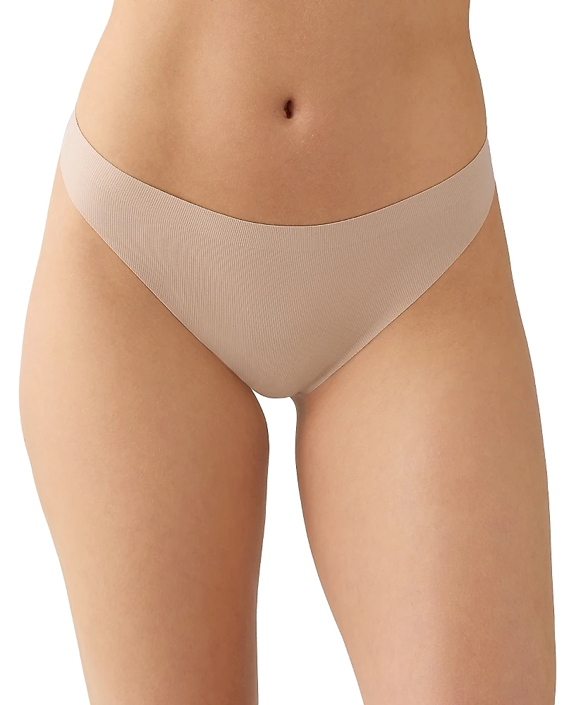 b. tempt'd by Wacoal wow'd Modern Thong